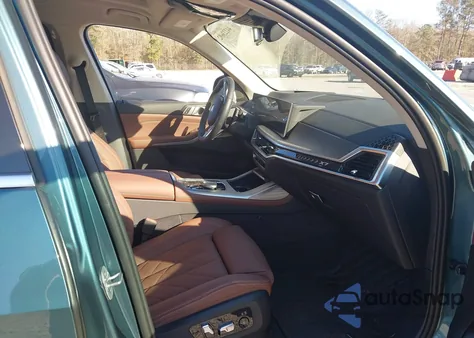 2024 BMW X7 xDrive40I z USA, uszkodzony, nr VIN 5UX23EM02R9T70526